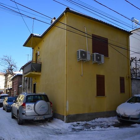 Piro'S Cozy Rooms - City Centre Korce Exterior photo